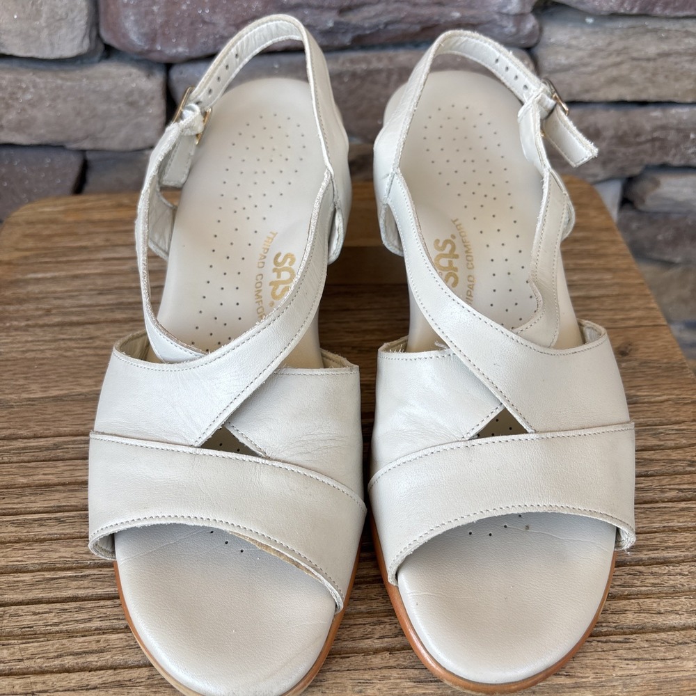 SAS Comfort Sandals Strappy Tripad Shoes Leather Low Heel 8 M Lt Beige Color